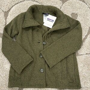Patagonia coat. Army green, nwt. Very cute!